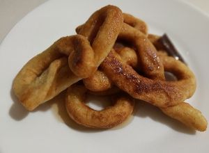 Una foto de Buñuelos de yuca y boniato