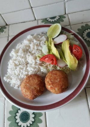 Una foto de Tortitas de papa con atún