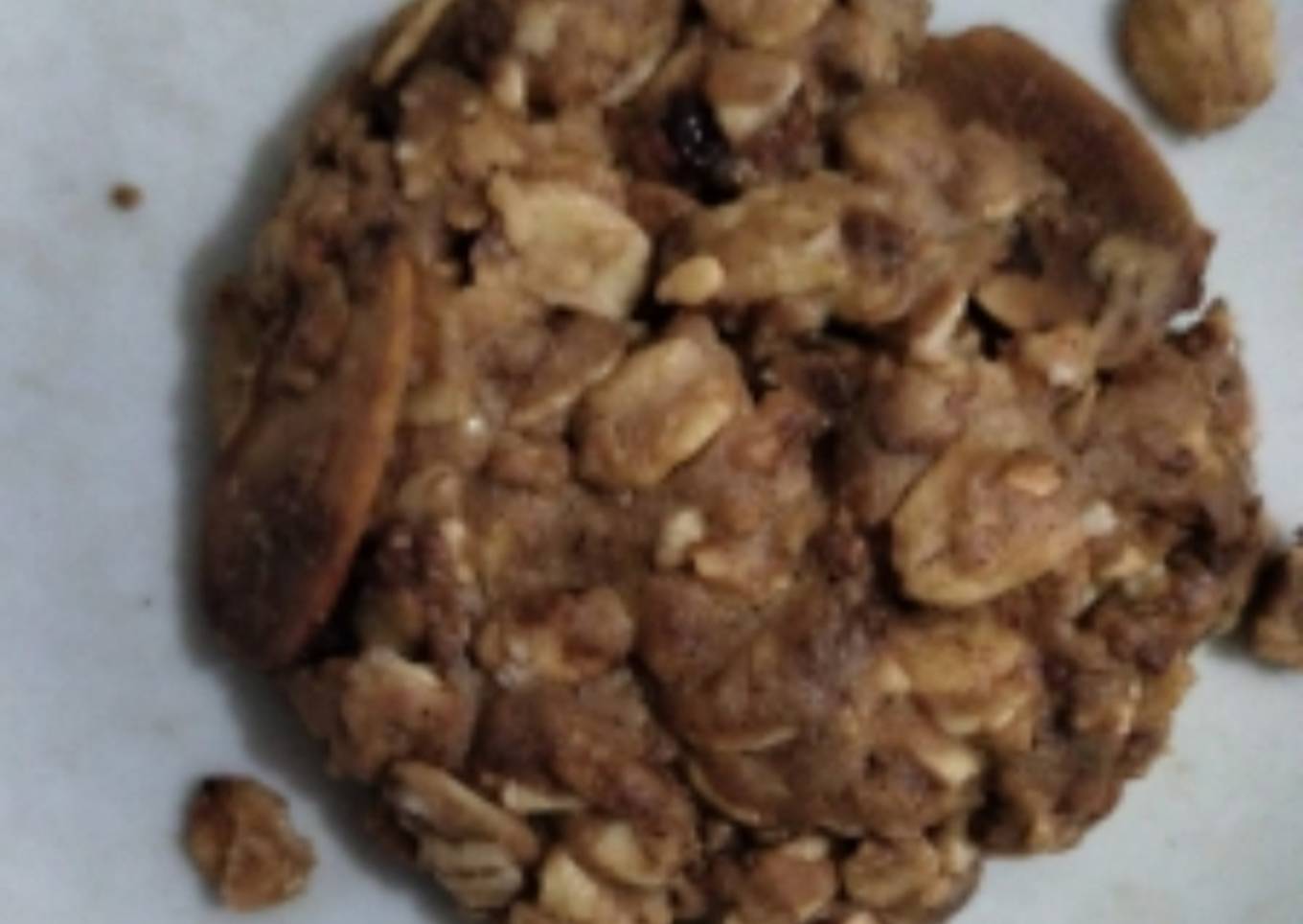 Gluten free oatmeal-almond cookies with brown sugar and cinnamon
