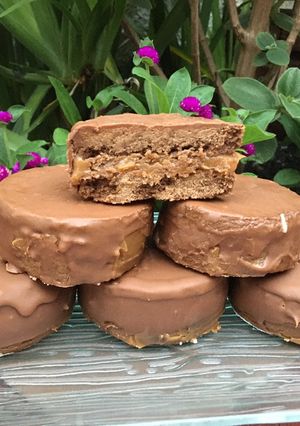Una foto de ALFAJORES DE CHOCOLATE sin manteca