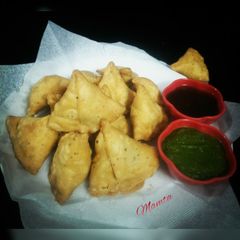 Khasta Aaloo Samosa A picture of Khasta Aaloo Samosa.