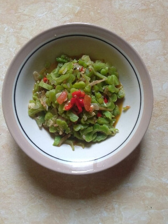 Langkah Mudah untuk Menyiapkan Tumis Pare Teri Pedas, Lezat Sekali