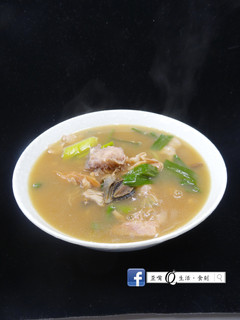 [鑄鐵鍋][古早味酒家菜]魷魚螺肉蒜湯 的食譜成品照片