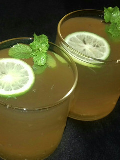 A picture of Lemon mint ajwain juice.