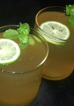 A picture of Lemon mint ajwain juice.