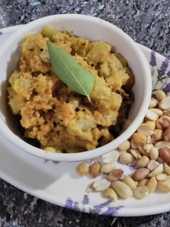சுரைககாய் நிலக்கடலை கூட்டு (Suraikkaai nilakadalai koottu recipe in tamil) செய்முறை முக்கிய புகைப்படம்