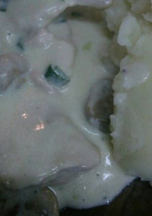 Una foto de Supremas a la crema de verdeo y champigñones