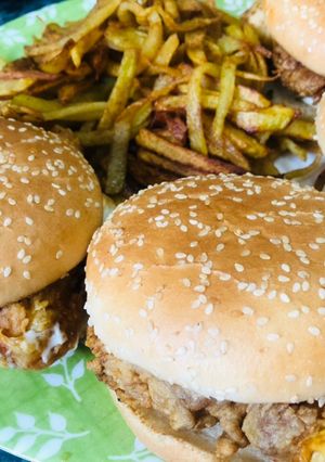 A picture of Zinger burger.