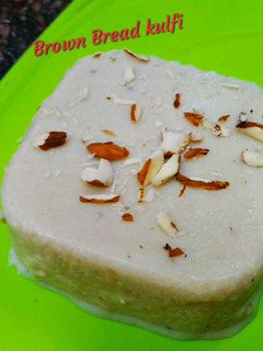 A picture of Brown Bread kulfi.