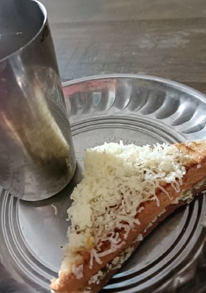 A picture of Veg cheese grill sandwich.