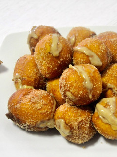 Una foto de Buñuelos de yogur con crema de chocolate