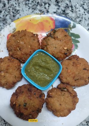 A picture of Poha vada.