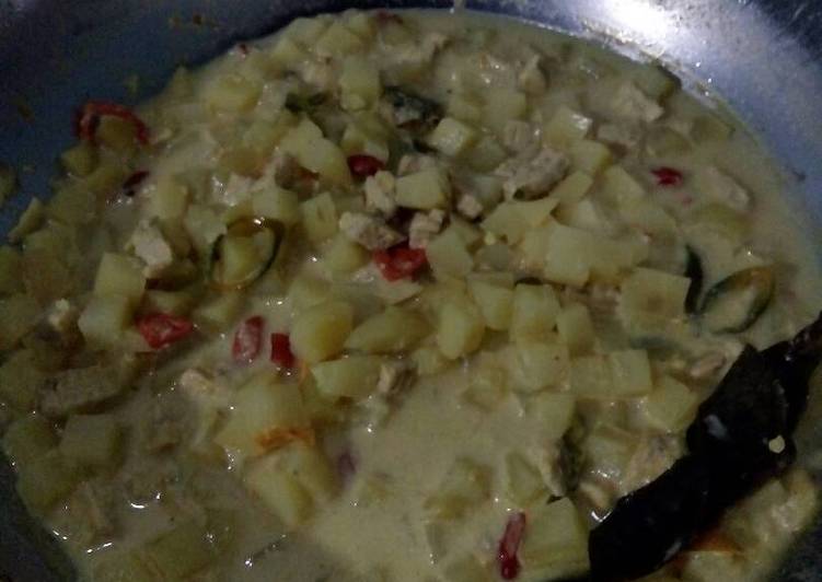 Resep Sayur kentang kuah santan yang Enak