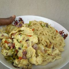 Vegetable Noodles and Omelette A picture of Vegetable Noodles and Omelette.