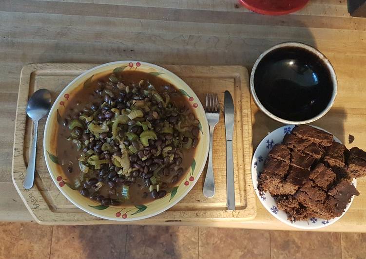 How to Prepare Any-night-of-the-week Njahi and fresh baked bread