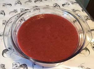 Une photo de Compote de rhubarbe et pêches de vigne à la vanille
