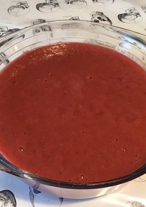 Une photo de Compote de rhubarbe et pêches de vigne à la vanille