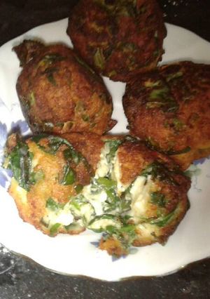 A picture of Palak paneer pakoras.