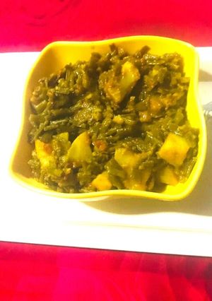 A picture of Aloo mungra.