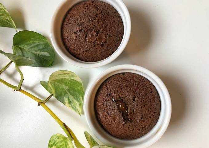 Cara membuat Simple Chocolate Lava Mug Cake (Lava Cake Coklat Simple) - hanya 3 bahan dengan takaran sendok