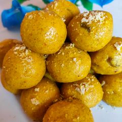 A picture of Besan Laddu.