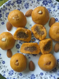 લાડુ (Ladoo Recipe in Gujarati) રેસીપી મુખ્ય ફોટો