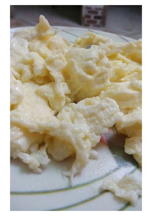 A picture of Scrambled eggs.