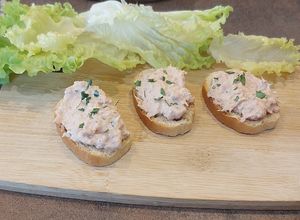Une photo de Toasts de rillettes de thon