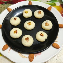 A picture of Delicious tasty instant milk powder peda for Raksha Bandhan festival.