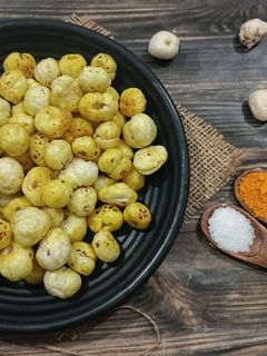 રોસ્ટેડ મખાના (Roasted Makhana Recipe In Gujarati) રેસીપી મુખ્ય ફોટો