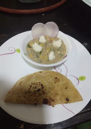 A picture of Paneer corn capsicums in white greavy.