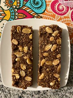 Una foto de Barritas de avena, plátano y cacao