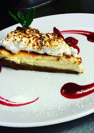 A picture of Baked Lemon Cheesecake.