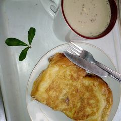 A picture of Tea with bread.