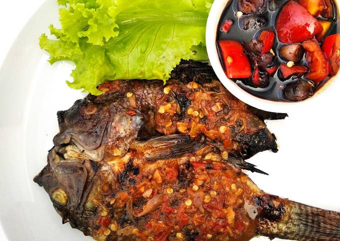 Recipe: Appetizing Ikan mujair bakar bumbu cobek - Resep Ayam