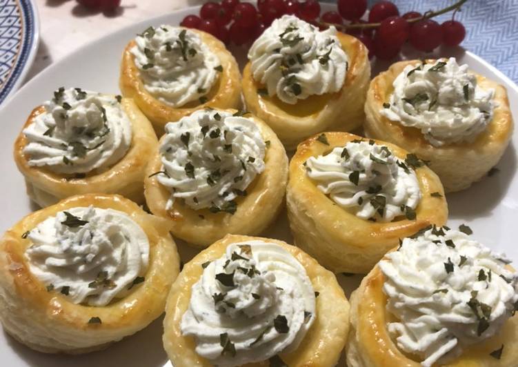 Vol-au-vent con robiola alle erbette