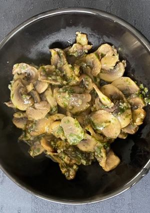 Une photo de Champignons en persillade