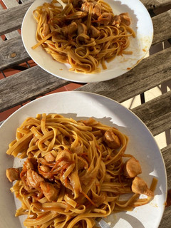 Una foto de Tallarines con “pollo teriyaki”
