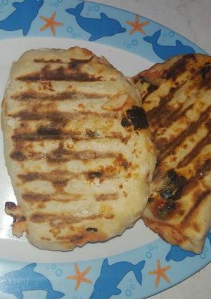 A picture of Pizza pockets .