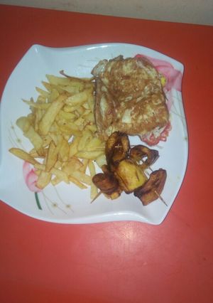 A picture of Chips nd Eggs with plantain ring!#breakfast.