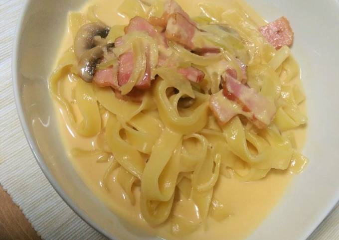 Step-by-Step Guide to Prepare Super Quick Homemade Creamy and Easy Carbonara