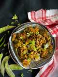 Sheem Paturi (Flat Beans Curry - Bong Style)