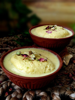 A picture of Kesar Rasmalai.