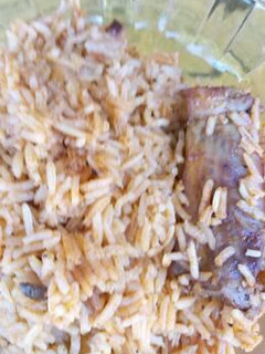 A picture of Chicken pilau with coconut.