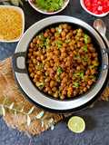 नवरात्रि स्टाइल सूखे काले चने (Navratra style sukhe Kale chane recipe in Hindi)