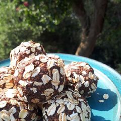 A picture of Cacao energy balls.