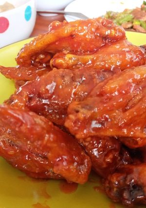 รูปของ ปีกไก่ทอด ซอสน้ำแดง