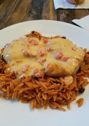 A picture of Queso Chicken & Orzo.