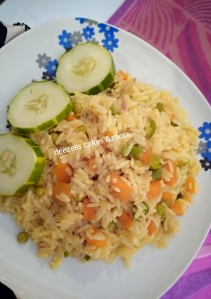 A picture of Stir fry veggie rice.