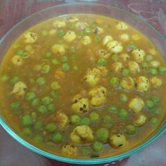 A picture of Matar-Makhana sabji.